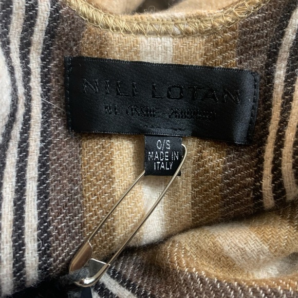 Nili Lotan wool blend poncho sweater one size New With Tags - Picture 16 of 16